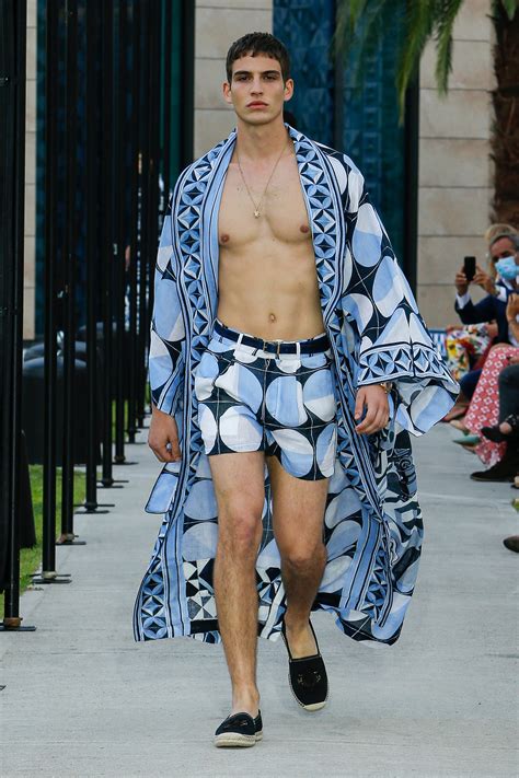 dolce gabbana sfilata uomo 2020|Dolce & Gabbana Spring 2020 Menswear Fashion Show.